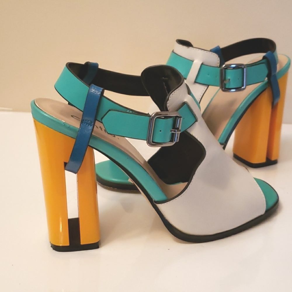 Disco Diva! Faux Leather unique heels 6.5 EUC